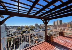 63 Brighton 2nd Place, Brooklyn, New York 11235, 3 Bedrooms Bedrooms, ,3 BathroomsBathrooms,Residential,For Sale,Brighton 2nd,490133