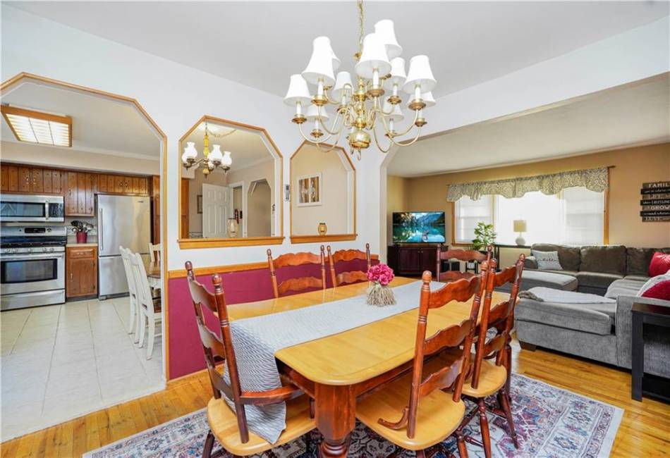537 Ionia Avenue, Staten Island, New York 10312, 3 Bedrooms Bedrooms, ,3 BathroomsBathrooms,Residential,For Sale,Ionia,490135