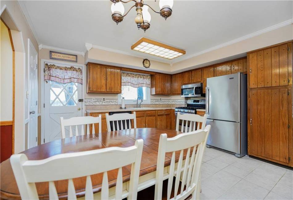 537 Ionia Avenue, Staten Island, New York 10312, 3 Bedrooms Bedrooms, ,3 BathroomsBathrooms,Residential,For Sale,Ionia,490135
