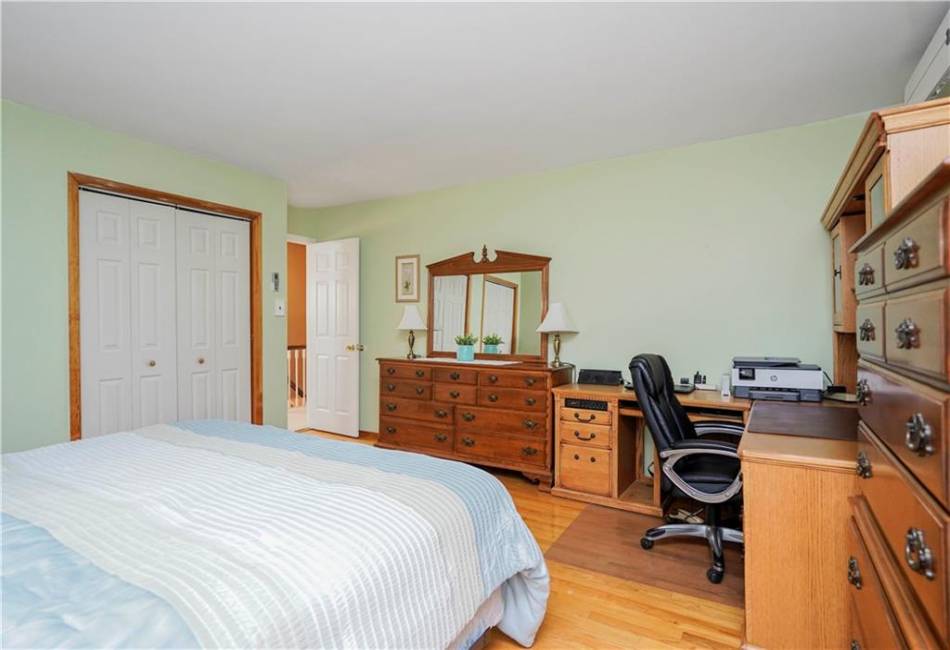 537 Ionia Avenue, Staten Island, New York 10312, 3 Bedrooms Bedrooms, ,3 BathroomsBathrooms,Residential,For Sale,Ionia,490135