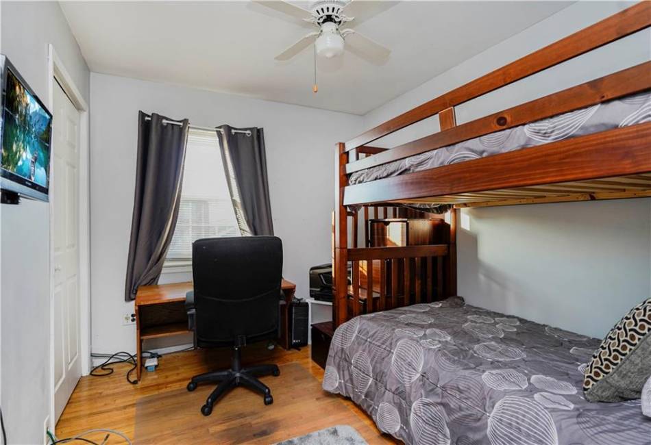 537 Ionia Avenue, Staten Island, New York 10312, 3 Bedrooms Bedrooms, ,3 BathroomsBathrooms,Residential,For Sale,Ionia,490135