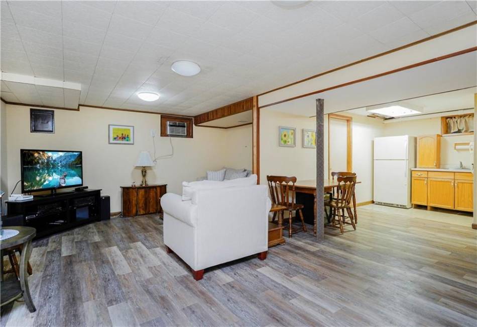 537 Ionia Avenue, Staten Island, New York 10312, 3 Bedrooms Bedrooms, ,3 BathroomsBathrooms,Residential,For Sale,Ionia,490135