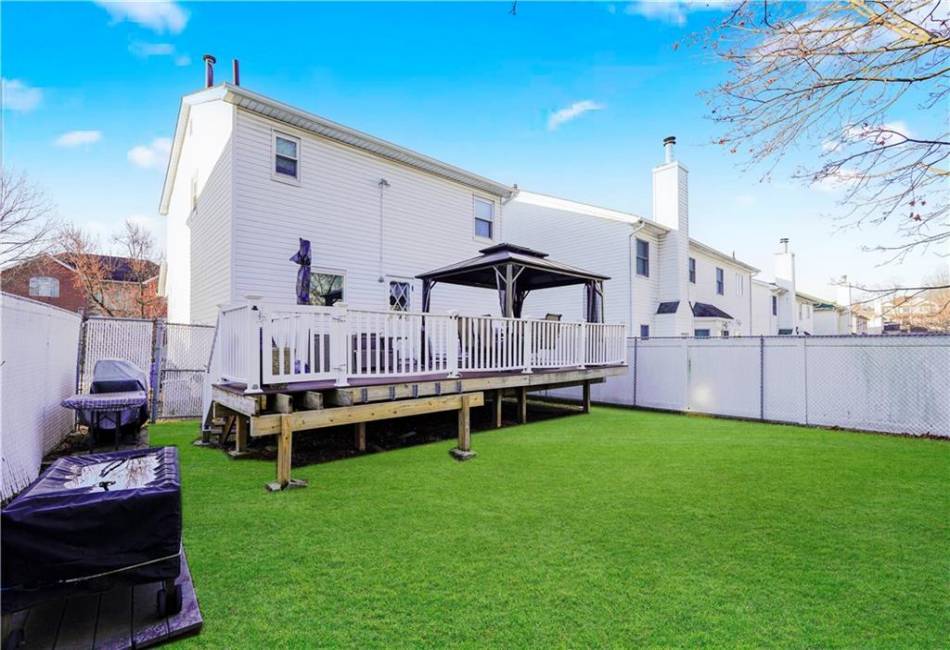 537 Ionia Avenue, Staten Island, New York 10312, 3 Bedrooms Bedrooms, ,3 BathroomsBathrooms,Residential,For Sale,Ionia,490135