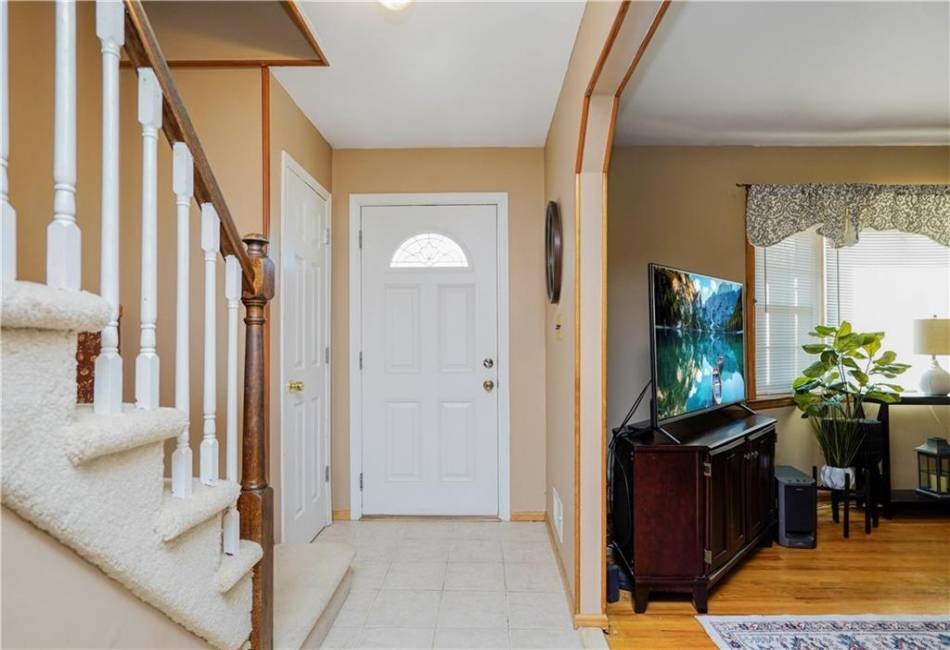 537 Ionia Avenue, Staten Island, New York 10312, 3 Bedrooms Bedrooms, ,3 BathroomsBathrooms,Residential,For Sale,Ionia,490135