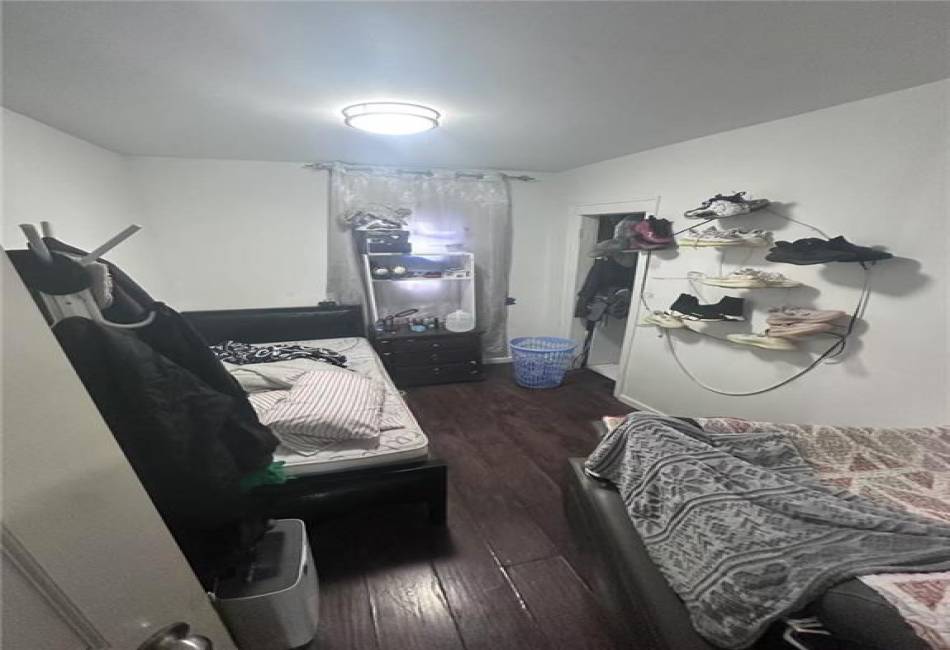 6717 6th Avenue, Brooklyn, New York 11220, 9 Bedrooms Bedrooms, ,Residential,For Sale,6th,490136