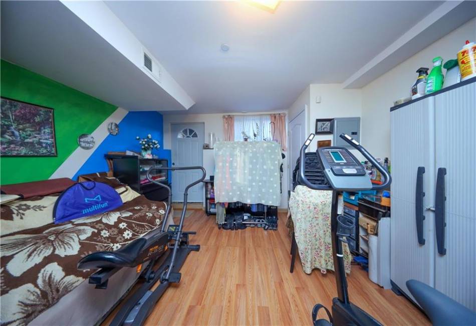78 Townsend Avenue, Staten Island, New York 10304, 3 Bedrooms Bedrooms, ,3 BathroomsBathrooms,Residential,For Sale,Townsend,490162
