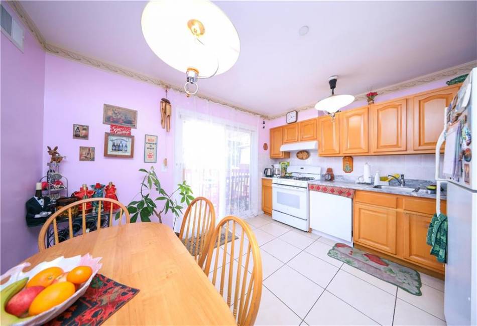78 Townsend Avenue, Staten Island, New York 10304, 3 Bedrooms Bedrooms, ,3 BathroomsBathrooms,Residential,For Sale,Townsend,490162