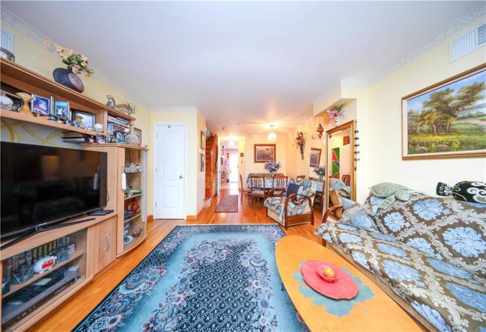 78 Townsend Avenue, Staten Island, New York 10304, 3 Bedrooms Bedrooms, ,3 BathroomsBathrooms,Residential,For Sale,Townsend,490162