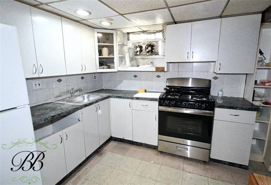 1259 68th Street, Brooklyn, New York 11234, 7 Bedrooms Bedrooms, ,5 BathroomsBathrooms,Residential,For Sale,68th,490180