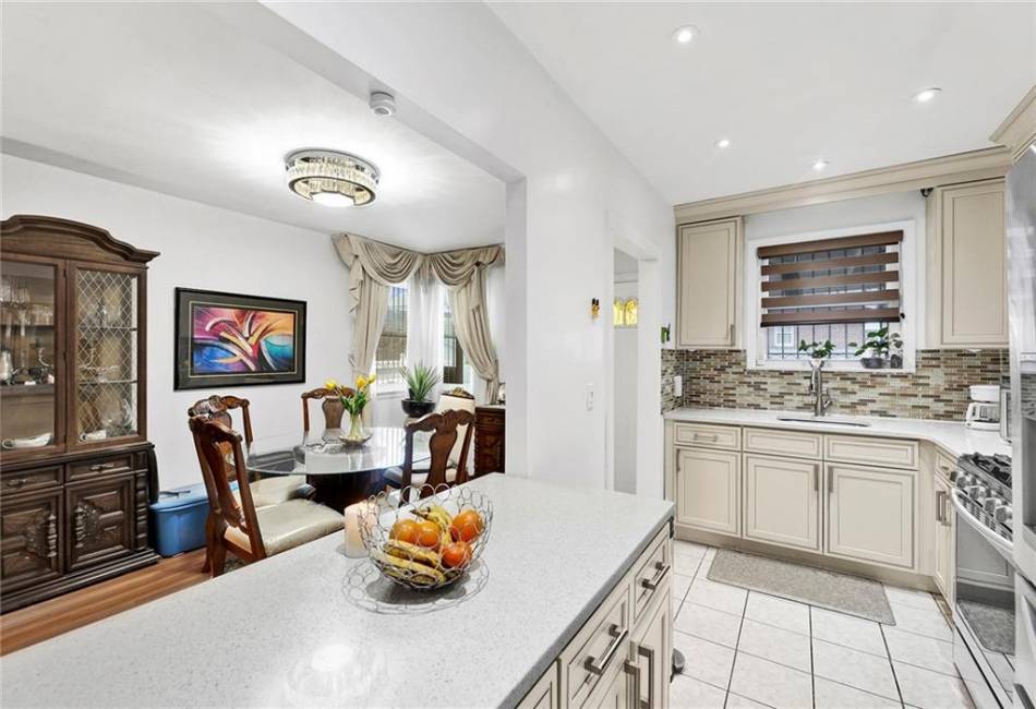 4231 Monticello Avenue, Bronx, New York 10466, 3 Bedrooms Bedrooms, ,2 BathroomsBathrooms,Residential,For Sale,Monticello,489969