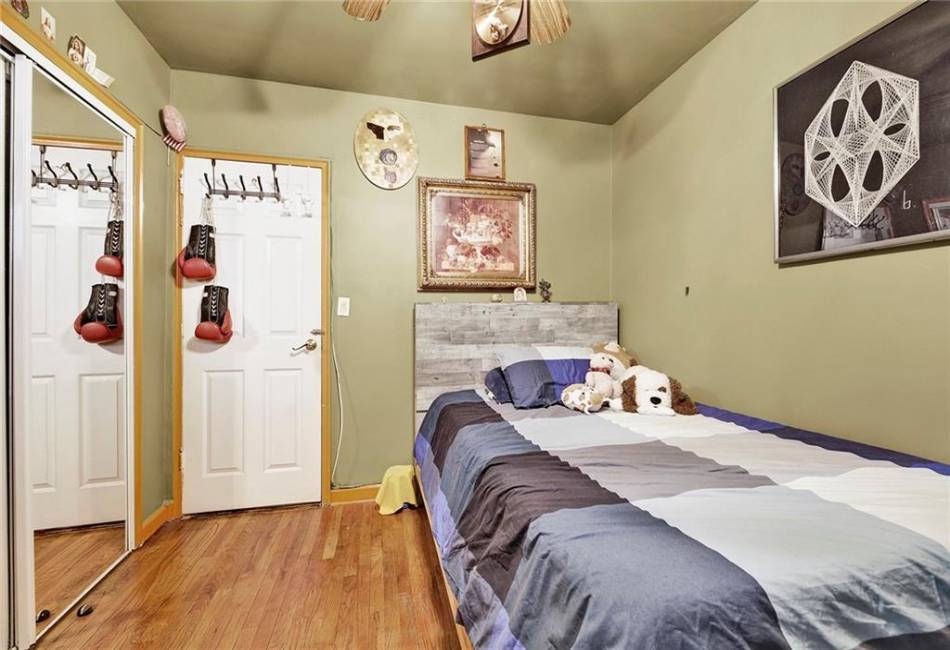 4231 Monticello Avenue, Bronx, New York 10466, 3 Bedrooms Bedrooms, ,2 BathroomsBathrooms,Residential,For Sale,Monticello,489969