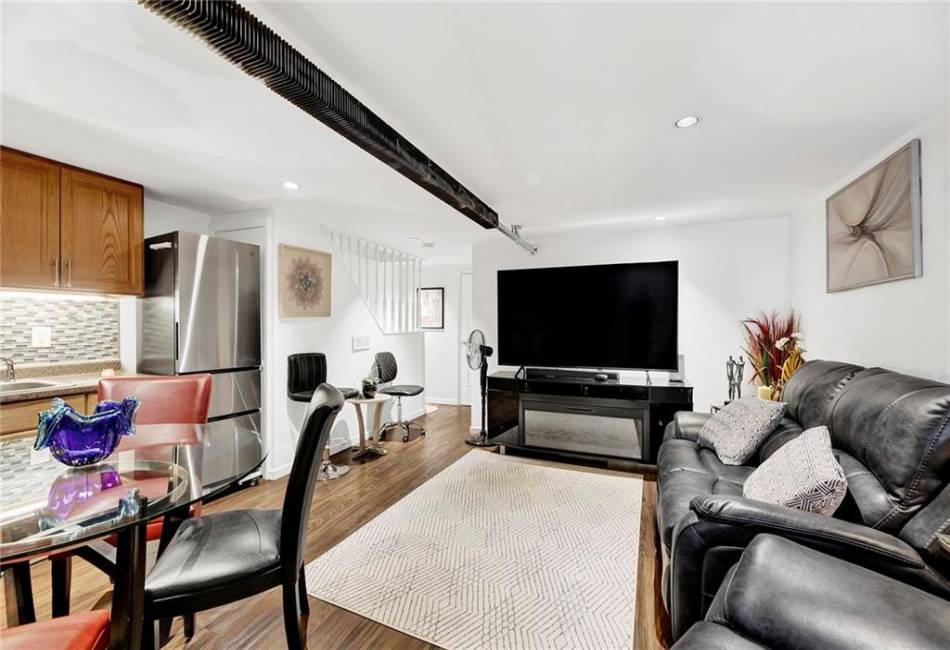 4231 Monticello Avenue, Bronx, New York 10466, 3 Bedrooms Bedrooms, ,2 BathroomsBathrooms,Residential,For Sale,Monticello,489969