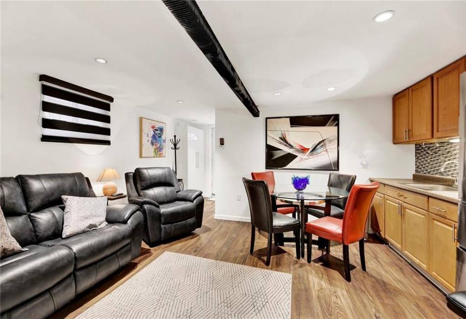 4231 Monticello Avenue, Bronx, New York 10466, 3 Bedrooms Bedrooms, ,2 BathroomsBathrooms,Residential,For Sale,Monticello,489969
