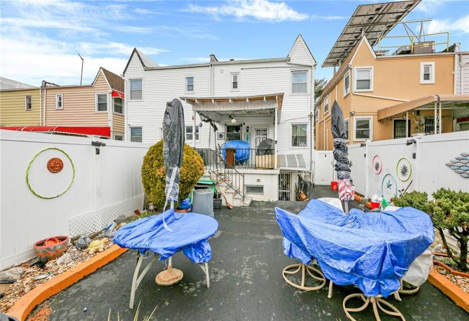 4231 Monticello Avenue, Bronx, New York 10466, 3 Bedrooms Bedrooms, ,2 BathroomsBathrooms,Residential,For Sale,Monticello,489969