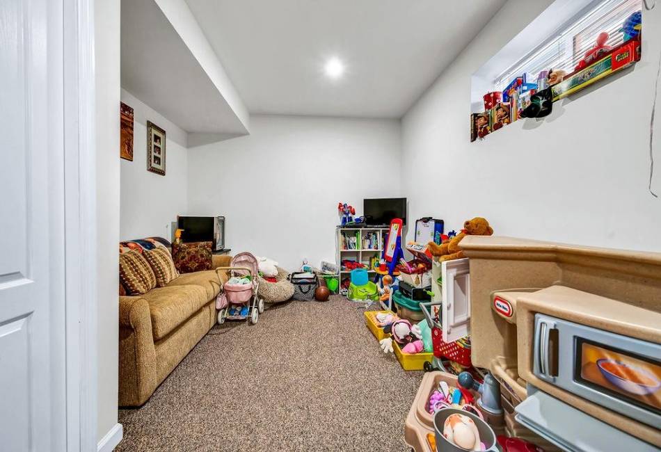 629 Marcy Avenue, Staten Island, New York 10309, 5 Bedrooms Bedrooms, ,Residential,For Sale,Marcy,490217