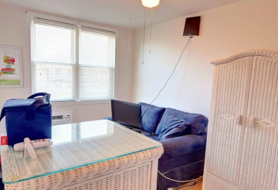 2033 Pearson Street, Brooklyn, New York 11234, 2 Bedrooms Bedrooms, ,1 BathroomBathrooms,Residential,For Sale,Pearson,489968