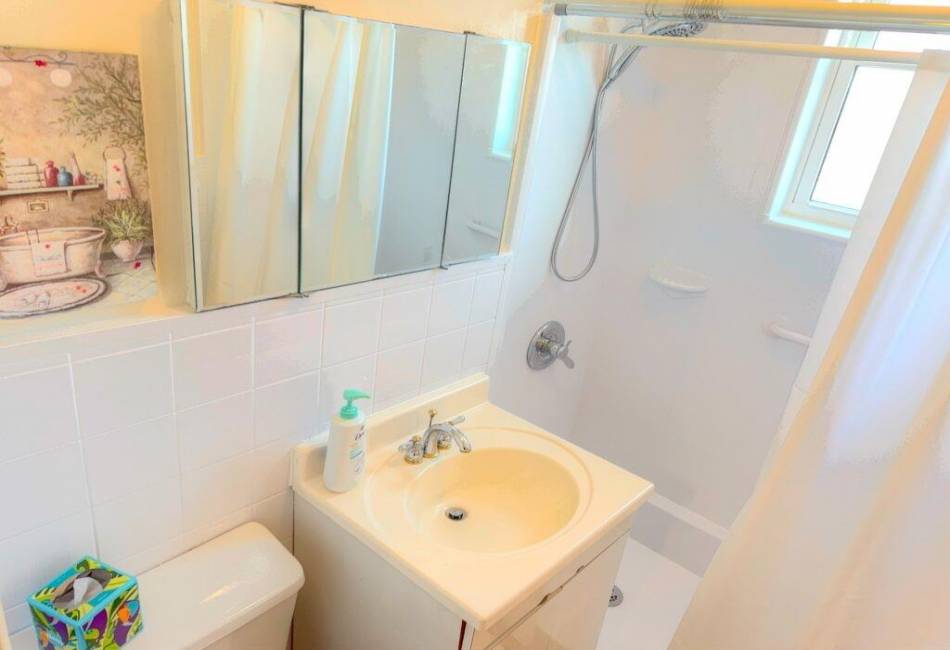 2033 Pearson Street, Brooklyn, New York 11234, 2 Bedrooms Bedrooms, ,1 BathroomBathrooms,Residential,For Sale,Pearson,489968