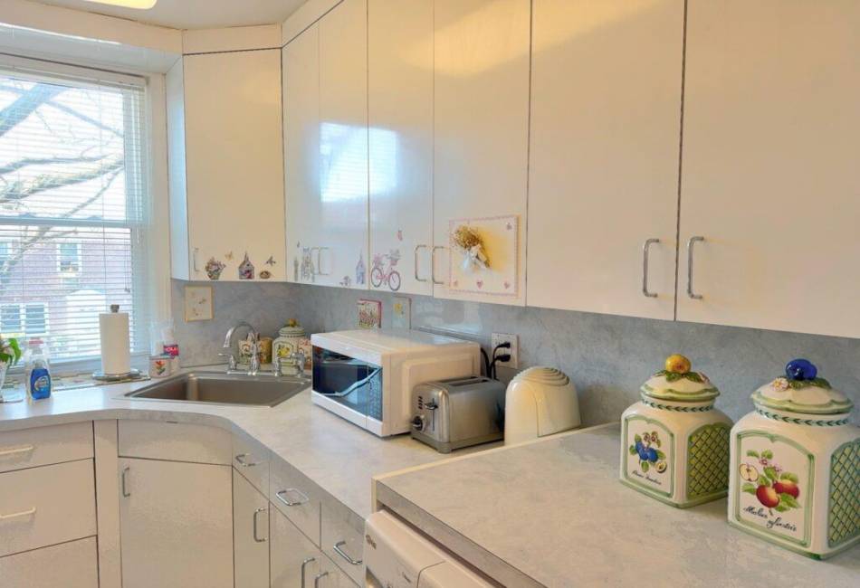2033 Pearson Street, Brooklyn, New York 11234, 2 Bedrooms Bedrooms, ,1 BathroomBathrooms,Residential,For Sale,Pearson,489968