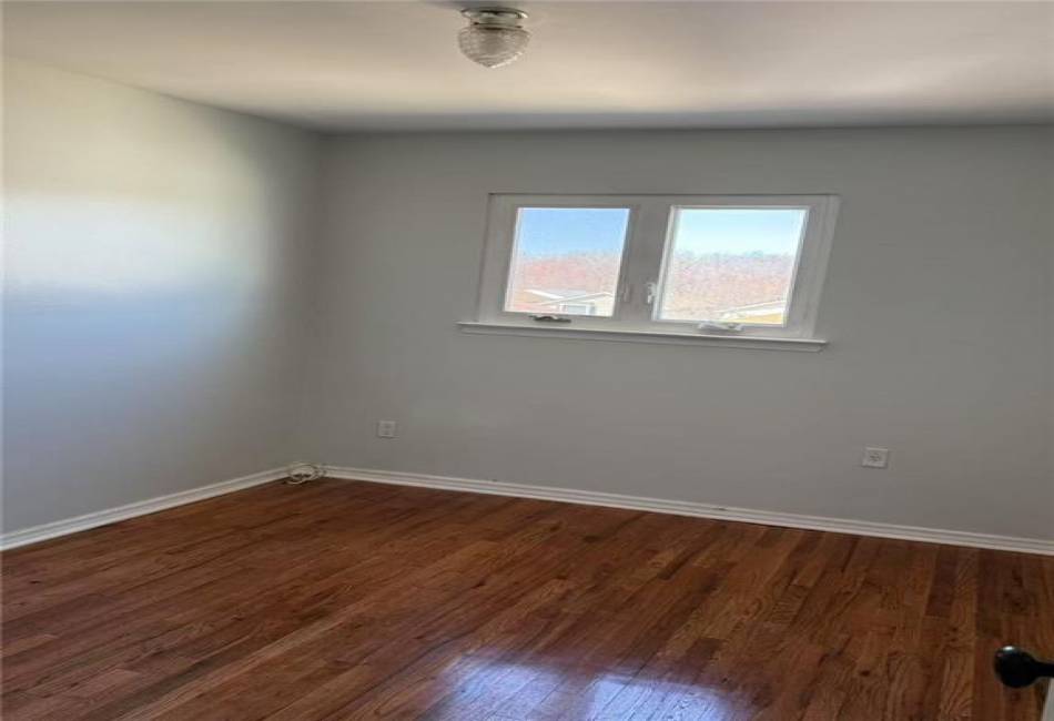 24 Nadal Place, Staten Island, New York 10314, 4 Bedrooms Bedrooms, ,2 BathroomsBathrooms,Residential,For Sale,Nadal,490203