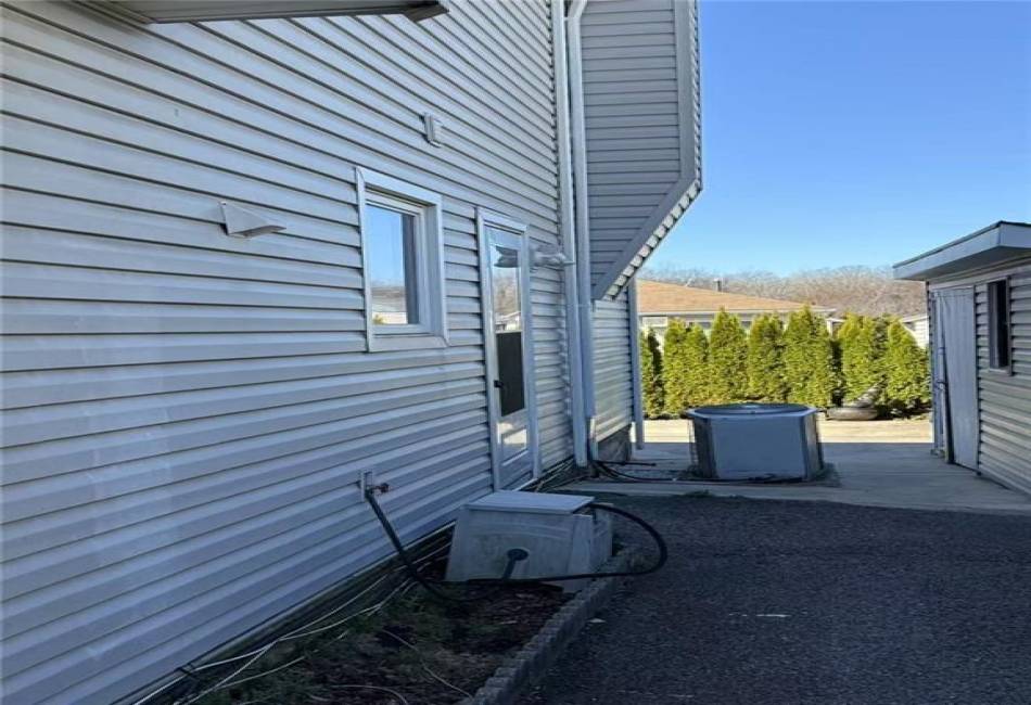 24 Nadal Place, Staten Island, New York 10314, 4 Bedrooms Bedrooms, ,2 BathroomsBathrooms,Residential,For Sale,Nadal,490203