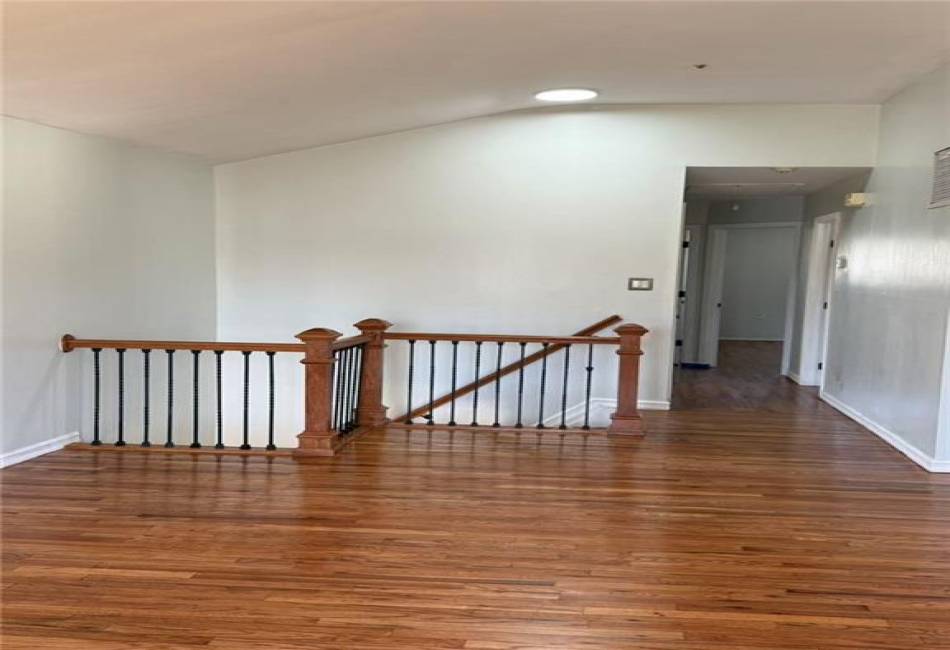 24 Nadal Place, Staten Island, New York 10314, 4 Bedrooms Bedrooms, ,2 BathroomsBathrooms,Residential,For Sale,Nadal,490203