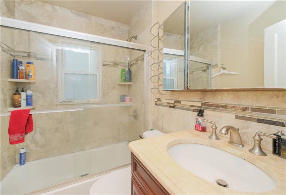 297 Burbank Avenue, Staten Island, New York 10306, 2 Bedrooms Bedrooms, ,2 BathroomsBathrooms,Residential,For Sale,Burbank,490210