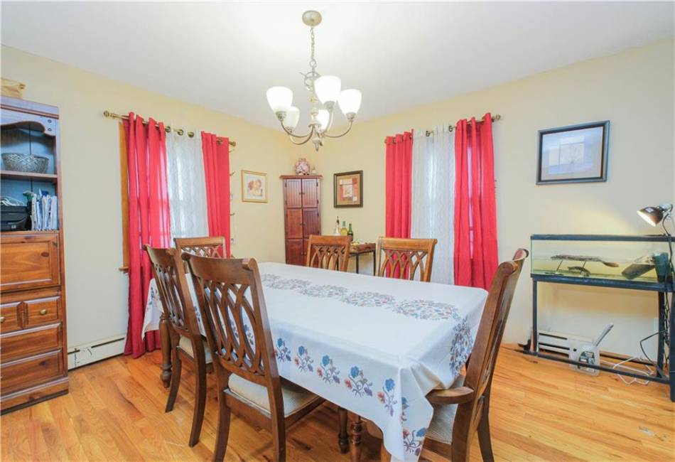 297 Burbank Avenue, Staten Island, New York 10306, 2 Bedrooms Bedrooms, ,2 BathroomsBathrooms,Residential,For Sale,Burbank,490210