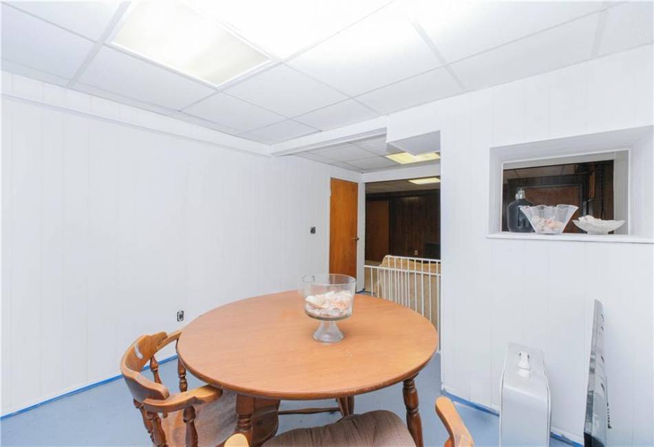 297 Burbank Avenue, Staten Island, New York 10306, 2 Bedrooms Bedrooms, ,2 BathroomsBathrooms,Residential,For Sale,Burbank,490210