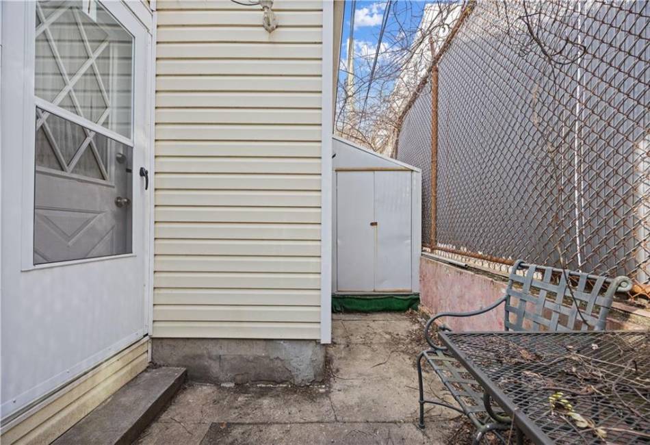 28 Bogardus Street, Brooklyn, New York 11235, 2 Bedrooms Bedrooms, ,1 BathroomBathrooms,Residential,For Sale,Bogardus,490194