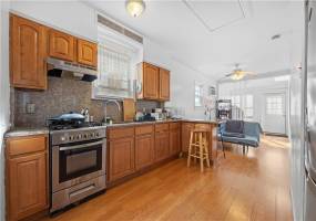 28 Bogardus Street, Brooklyn, New York 11235, 2 Bedrooms Bedrooms, ,1 BathroomBathrooms,Residential,For Sale,Bogardus,490194