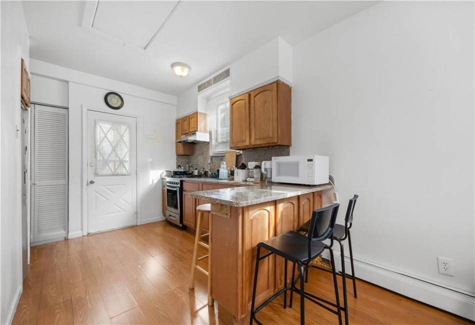 28 Bogardus Street, Brooklyn, New York 11235, 2 Bedrooms Bedrooms, ,1 BathroomBathrooms,Residential,For Sale,Bogardus,490194