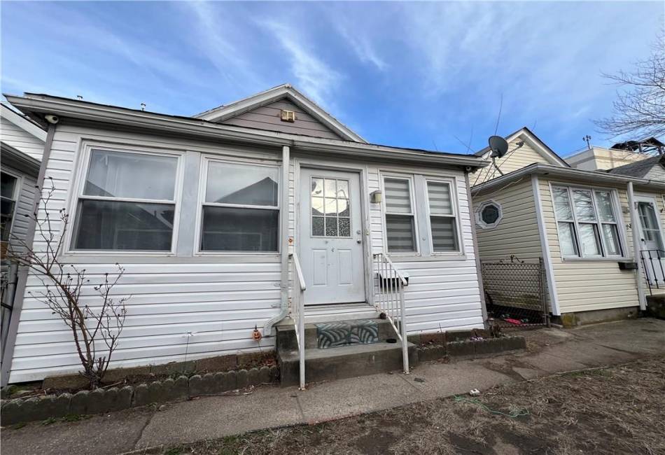 29 Bogardus Street, Brooklyn, New York 11235, 2 Bedrooms Bedrooms, ,1 BathroomBathrooms,Residential,For Sale,Bogardus,490204