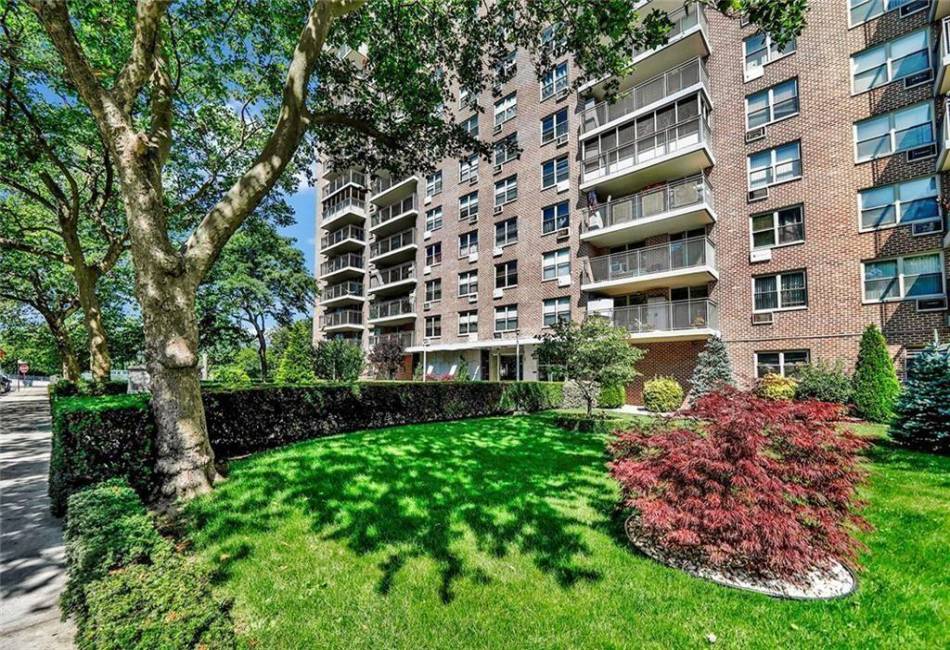 2652 Cropsey Avenue, Brooklyn, New York 11214, 2 Bedrooms Bedrooms, ,1 BathroomBathrooms,Residential,For Sale,Cropsey,490075