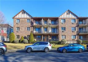 120 Devon Loop, Staten Island, New York 10314, 2 Bedrooms Bedrooms, ,1.5 BathroomsBathrooms,Residential,For Sale,Devon,490240