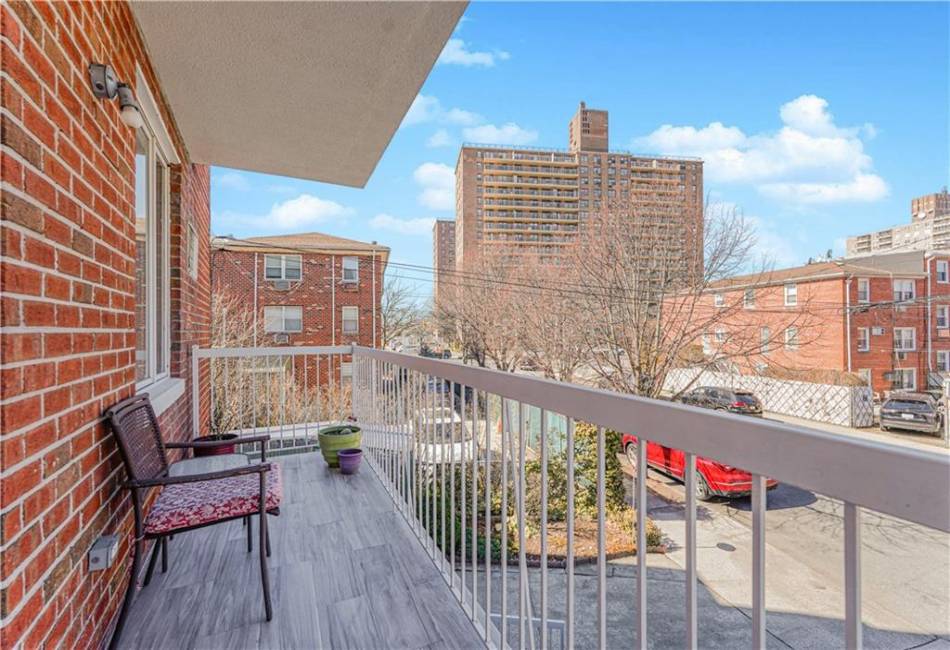 197 Bay 47th Street, Brooklyn, New York 11214, 2 Bedrooms Bedrooms, ,2 BathroomsBathrooms,Residential,For Sale,Bay 47th,490257