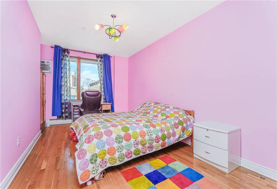 197 Bay 47th Street, Brooklyn, New York 11214, 2 Bedrooms Bedrooms, ,2 BathroomsBathrooms,Residential,For Sale,Bay 47th,490257