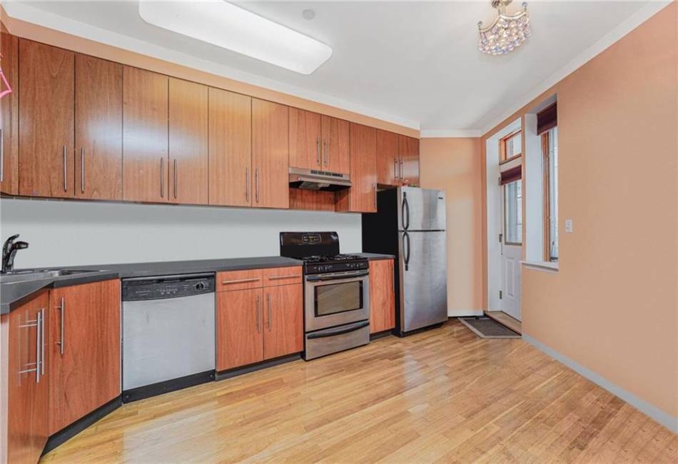 197 Bay 47th Street, Brooklyn, New York 11214, 2 Bedrooms Bedrooms, ,2 BathroomsBathrooms,Residential,For Sale,Bay 47th,490257