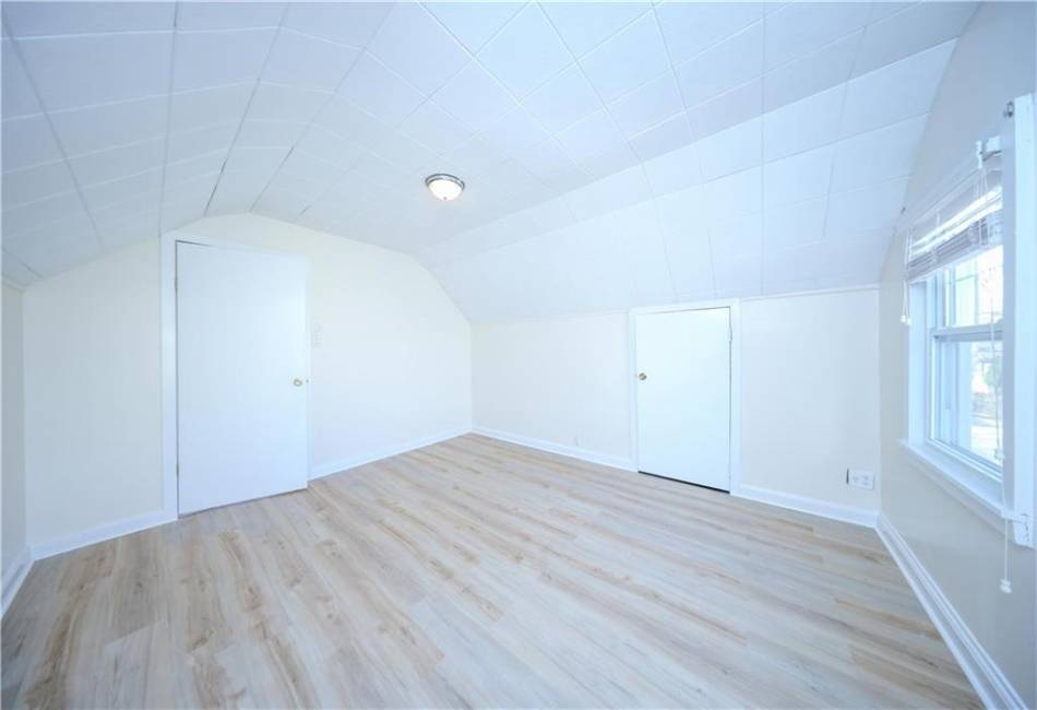 100 Sterling Avenue, Staten Island, New York 10306, 4 Bedrooms Bedrooms, ,2 BathroomsBathrooms,Residential,For Sale,Sterling,490260