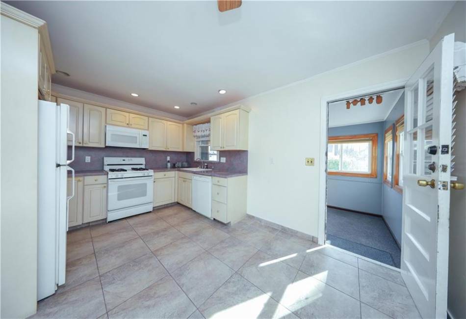 100 Sterling Avenue, Staten Island, New York 10306, 4 Bedrooms Bedrooms, ,2 BathroomsBathrooms,Residential,For Sale,Sterling,490260