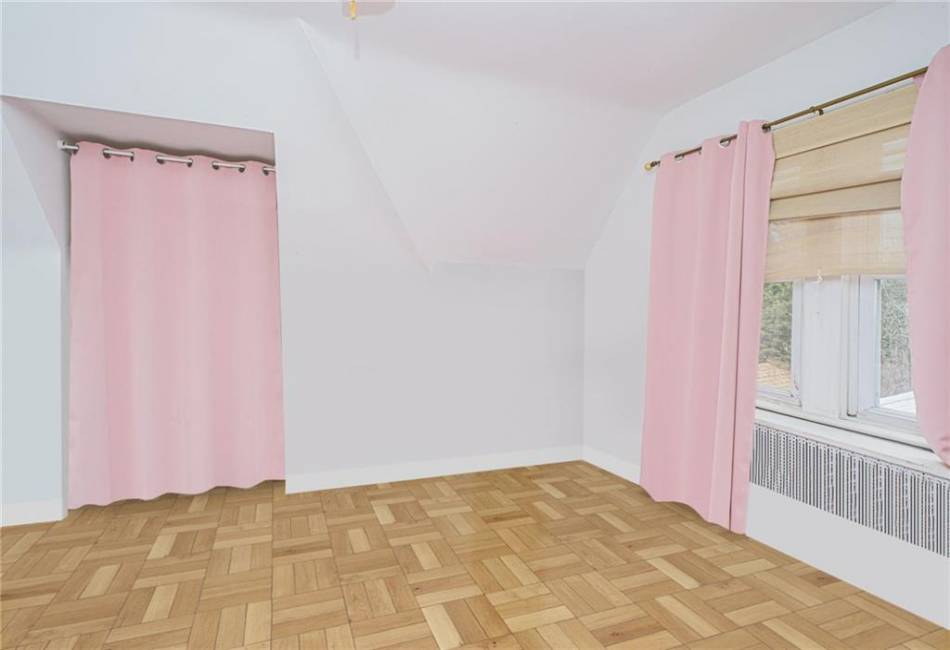 165 Langham Street, Brooklyn, New York 11235, 3 Bedrooms Bedrooms, ,3 BathroomsBathrooms,Residential,For Sale,Langham,490245