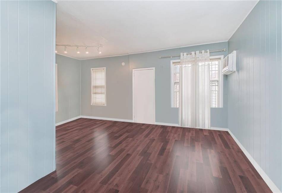 165 Langham Street, Brooklyn, New York 11235, 3 Bedrooms Bedrooms, ,3 BathroomsBathrooms,Residential,For Sale,Langham,490245