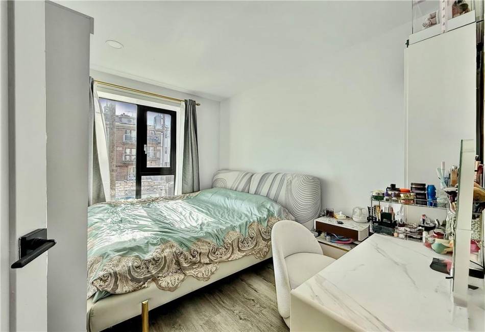 1238 63rd Street, Brooklyn, New York 11219, 1 Bedroom Bedrooms, ,1 BathroomBathrooms,Residential,For Sale,63rd,490265