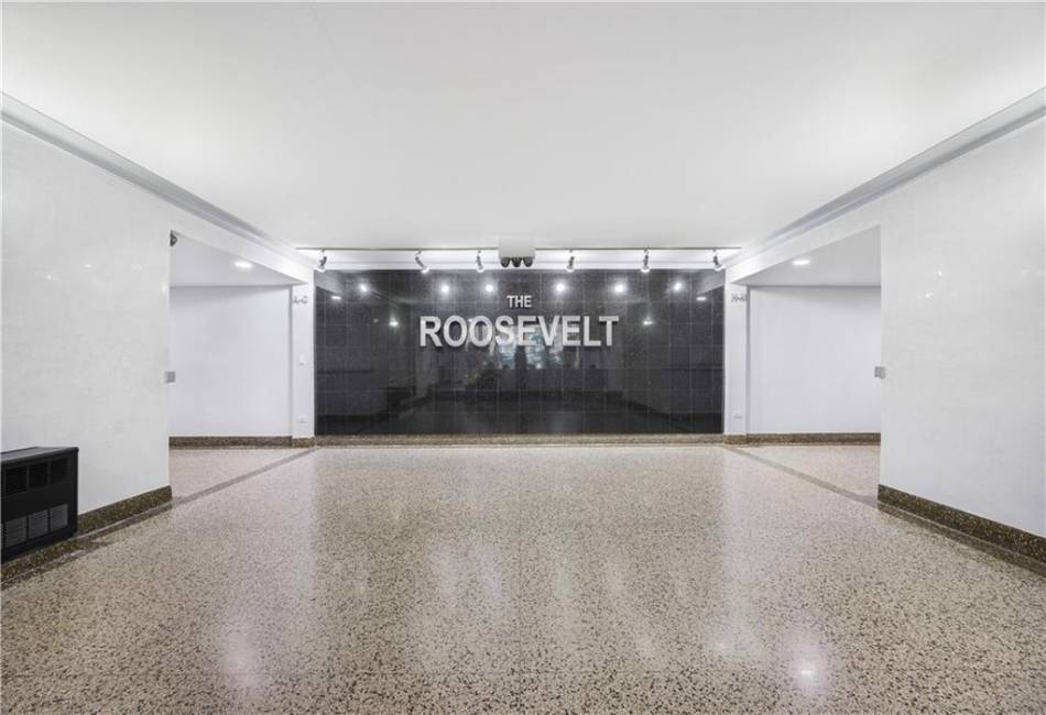 9040 Fort Hamilton Parkway, Brooklyn, New York 11209, 2 Bedrooms Bedrooms, ,1 BathroomBathrooms,Residential,For Sale,Fort Hamilton,490264