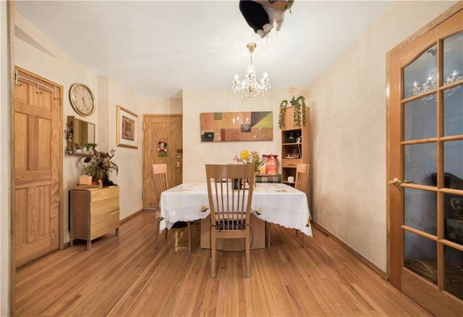 9040 Fort Hamilton Parkway, Brooklyn, New York 11209, 2 Bedrooms Bedrooms, ,1 BathroomBathrooms,Residential,For Sale,Fort Hamilton,490264
