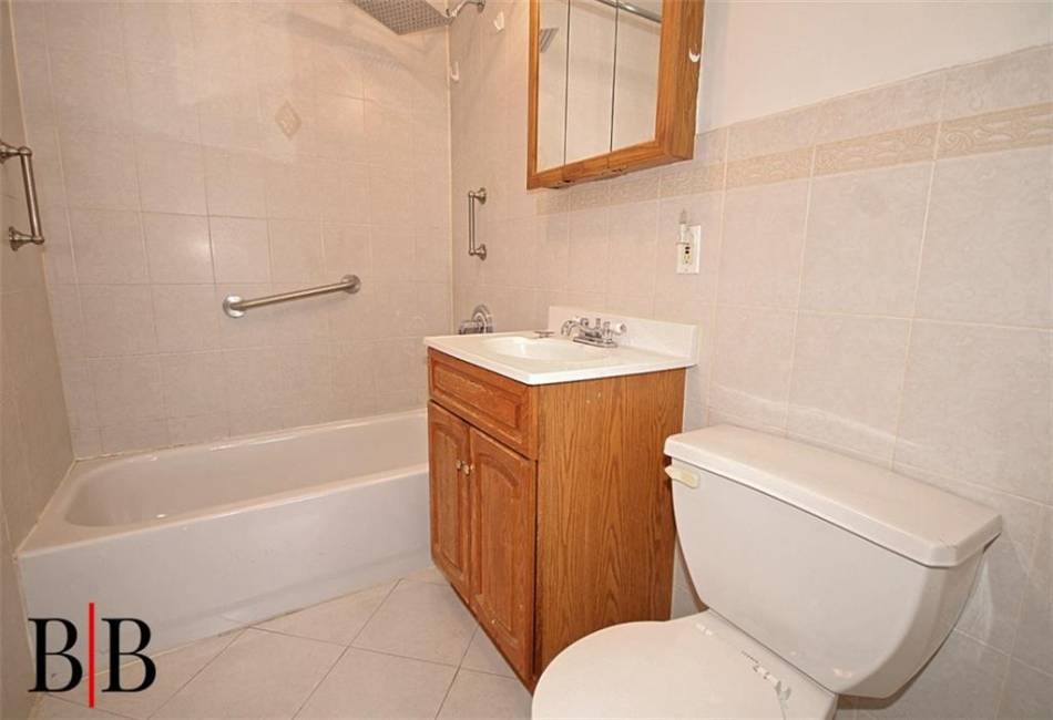 1039 East 86th Street, Brooklyn, New York 11236, 3 Bedrooms Bedrooms, ,3 BathroomsBathrooms,Residential,For Sale,East 86th,490238