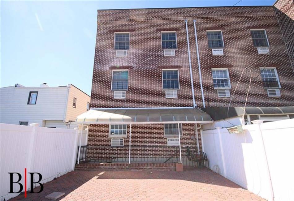 1039 East 86th Street, Brooklyn, New York 11236, 3 Bedrooms Bedrooms, ,3 BathroomsBathrooms,Residential,For Sale,East 86th,490238
