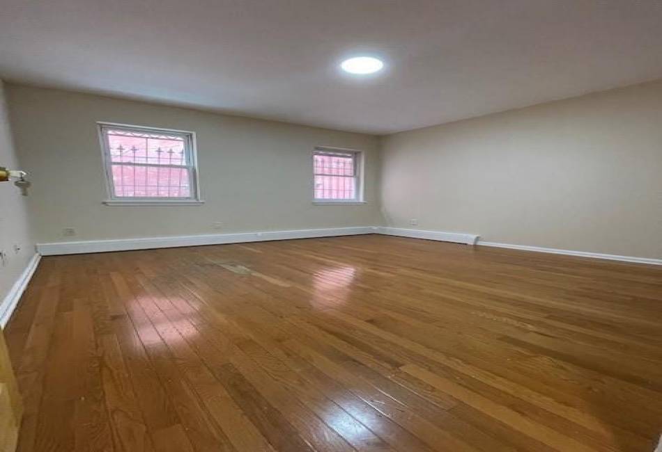 1939 Monterey Avenue, Bronx, New York 10457, 8 Bedrooms Bedrooms, ,3 BathroomsBathrooms,Residential,For Sale,Monterey,490278