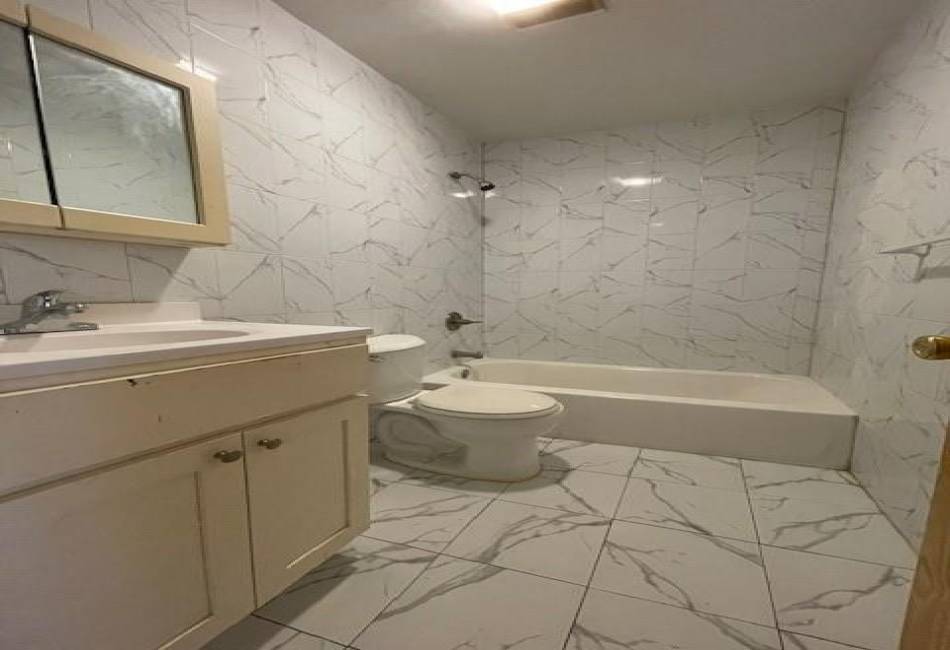 1939 Monterey Avenue, Bronx, New York 10457, 8 Bedrooms Bedrooms, ,3 BathroomsBathrooms,Residential,For Sale,Monterey,490278