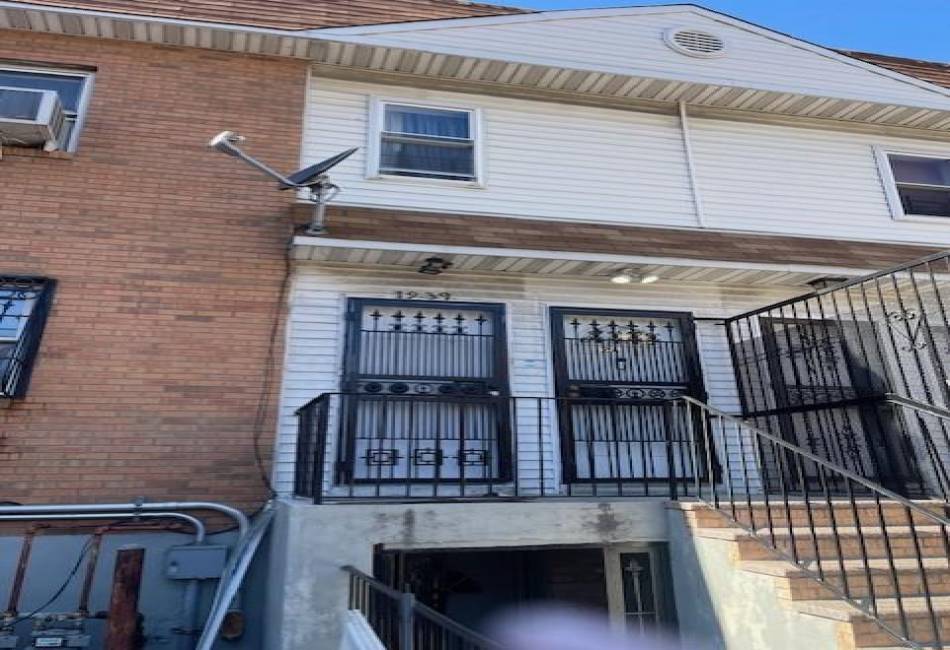 1939 Monterey Avenue, Bronx, New York 10457, 8 Bedrooms Bedrooms, ,3 BathroomsBathrooms,Residential,For Sale,Monterey,490278