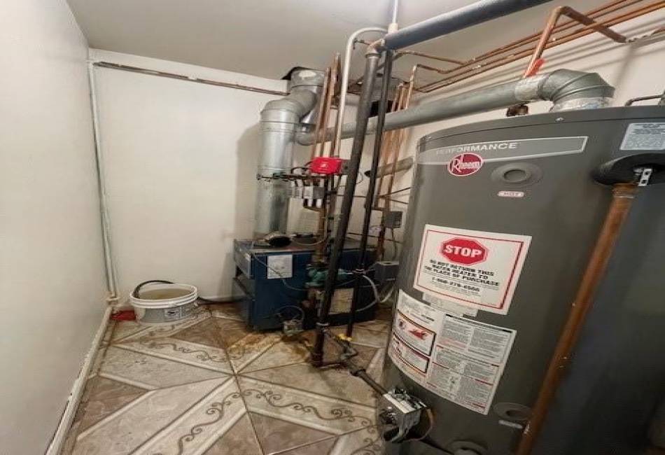 1939 Monterey Avenue, Bronx, New York 10457, 8 Bedrooms Bedrooms, ,3 BathroomsBathrooms,Residential,For Sale,Monterey,490278